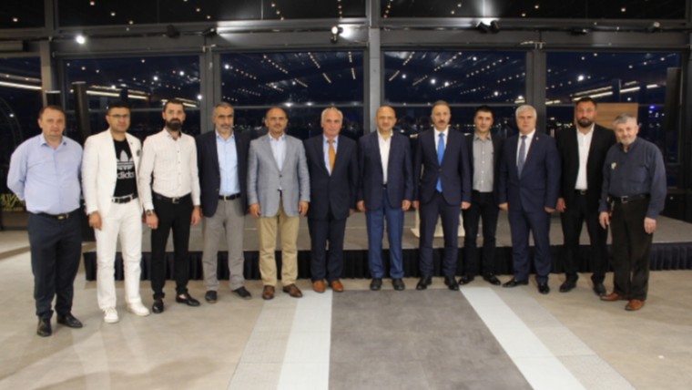 Geleneksel iftar yemeğinden